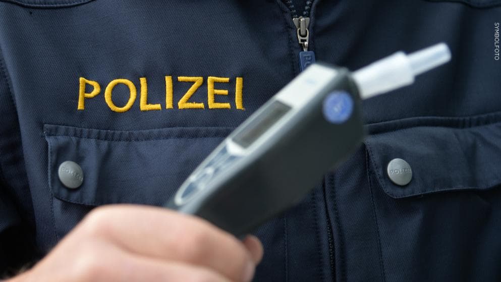 Betrunkener Brummi-Fahrer stürzt aus Lkw