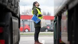 Mit Botschafterin und Fahrschulen gegen den Lkw-Fahrermangel