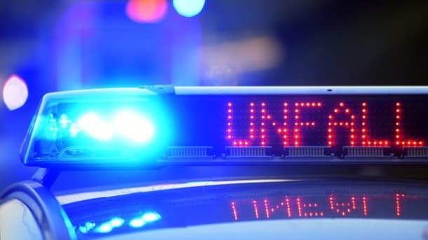 Lkw verliert tausend Liter Diesel nach Unfall: Vollsperrung