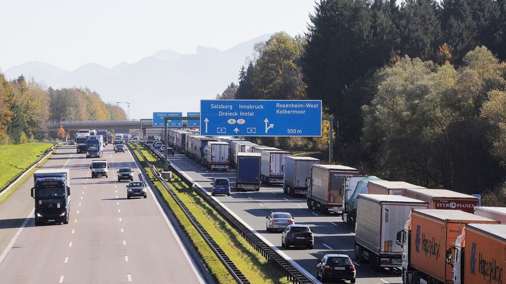 <a href="https://www.finanznachrichten.de/nachrichten-2023-01/57984897-alarmierende-abgasmessungen-der-deutschen-umwelthilfe-fast-jeder-zweite-lkw-zeigt-ueberhoehte-stickoxidemissionen-immer-noch-hinweise-auf-manipuliert-007.htm">Alarmierende Abgasmessungen der Deutschen Umwelthilfe: Fast jeder zweite Lkw zeigt überhöhte Stickoxidemissionen - immer noch Hinweise auf manipulierte Abgasreinigung</a>