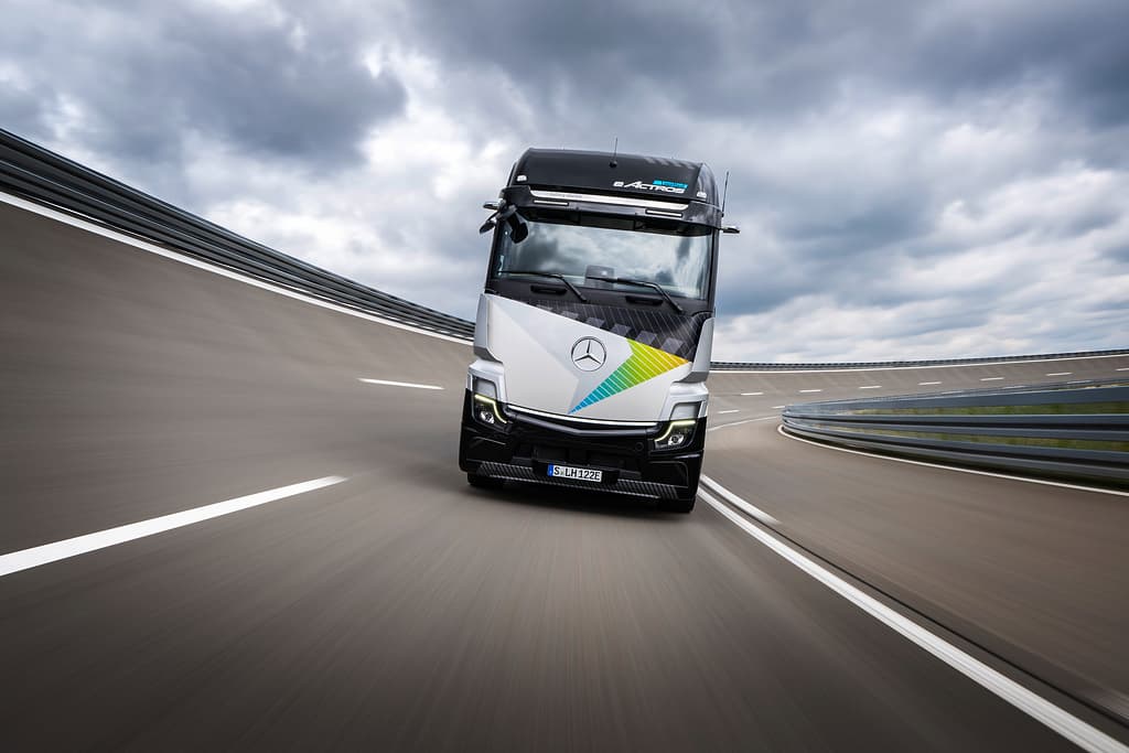 Weltpremiere im Herbst: E-Lkw eActros Long Haul bekommt neuen Namen