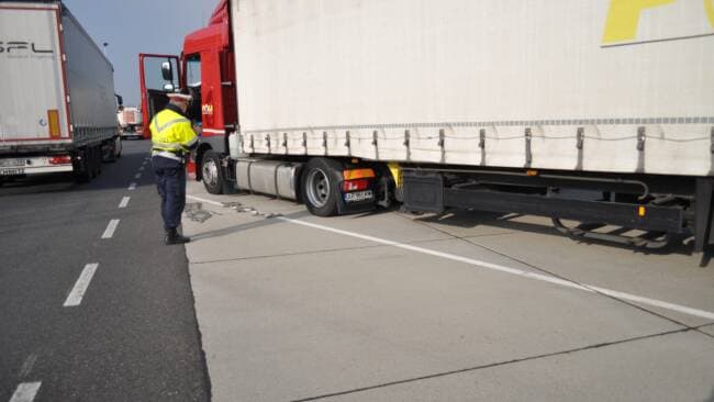 Aktion scharf: 114 Anzeigen wegen fehlender Winter-Ausrüstung bei Lkw