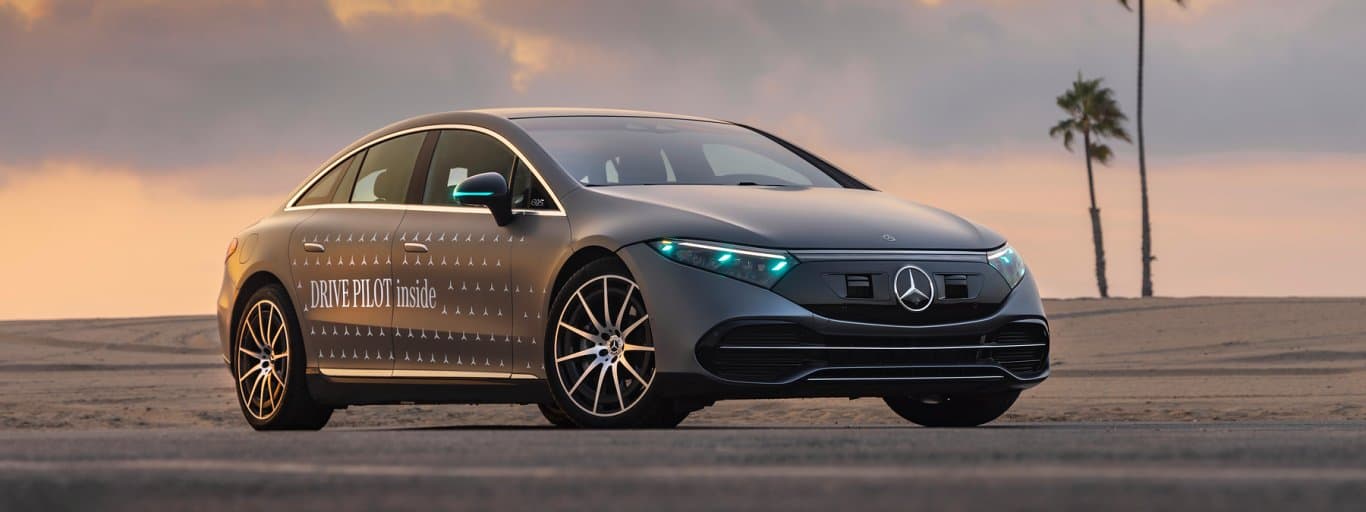US-Behörden geben grünes Licht: Mercedes-Benz erhält weltweit erste Genehmigung für den Einsatz spezieller Außenbeleuchtung für automatisiertes Fahren