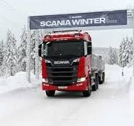 Mit schweren Scania-Lkw durch Schnee und Eis
