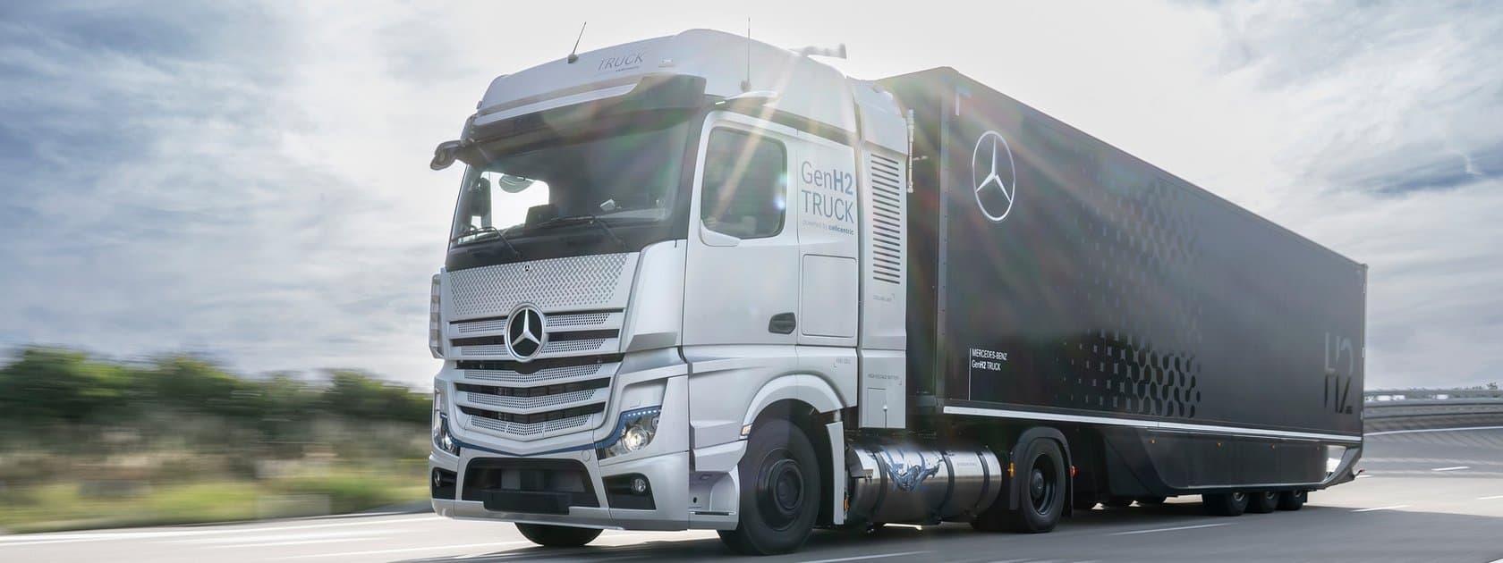 Brennstoffzellen-Lkw: Daimler Truck baut kundennahe Erprobungsflotte von Mercedes-Benz GenH2 Trucks