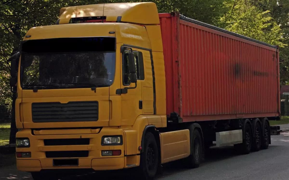40 km/h zu viel: Spanischer Lkw rast bei Bayreuth über Autobahn
