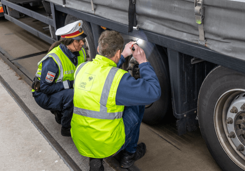 Lkw werden auf Herz und Nieren geprüft