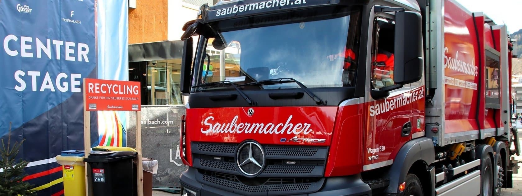 Vollelektrische Müllsammlung auf der Fanmeile: Der Mercedes-Benz eActros 300 räumt bei der Ski WM auf