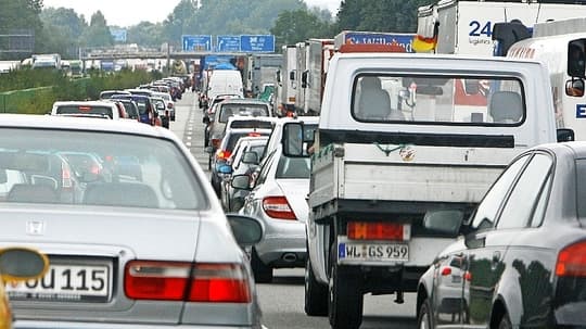 Weniger Brummis, dafür mehr Züge