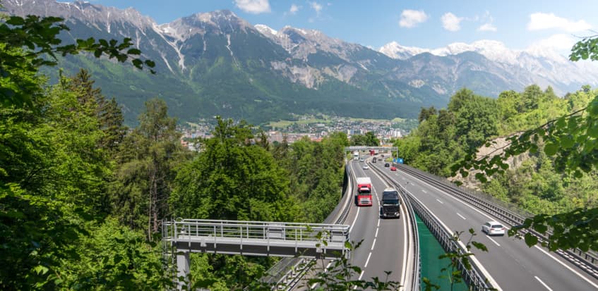 ITALIEN UND ÖSTERREICH: LKW DÜRFEN AM 8. DEZEMBER NICHT FAHREN