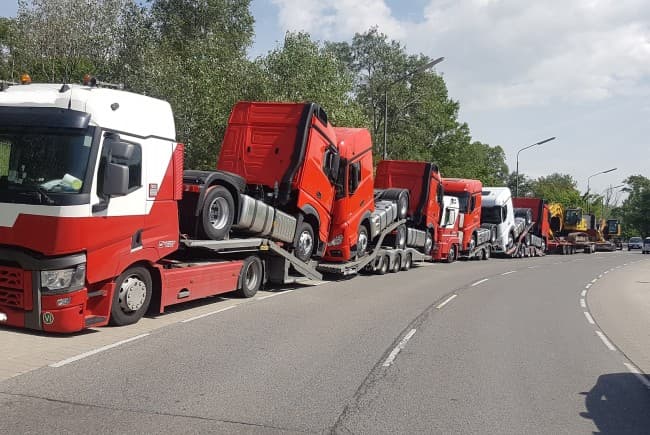 Schwertransporte ohne Genehmigung auf A23 in Wien unterwegs: Aus dem Verkehr gezogen