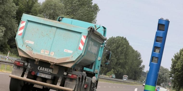 35 Säulen für die Lastwagen-Maut in MV