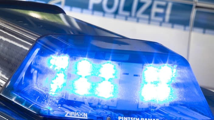 Polizei befreit Flüchtlinge aus Lkw