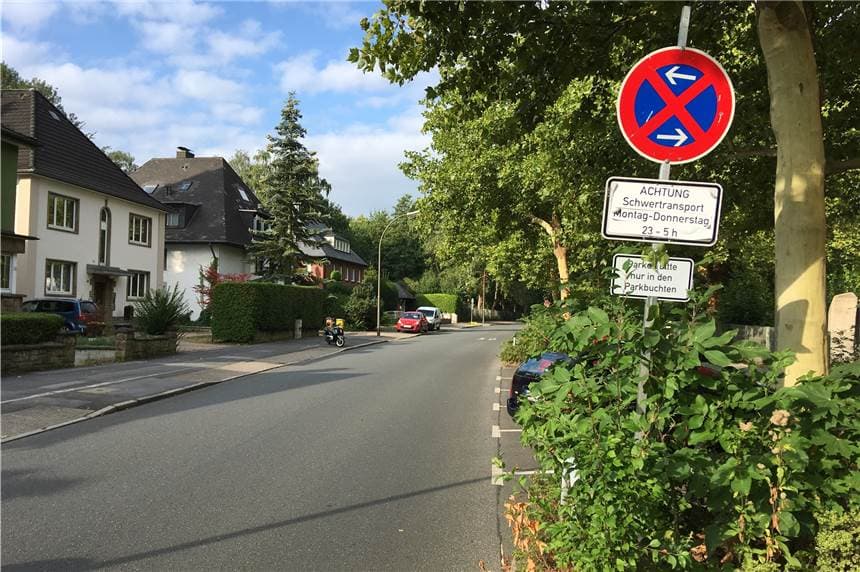 Schwertransporter rollen seit Monaten durchs Kreuzviertel - ein Ende ist nicht in Sicht