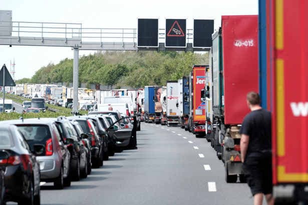 Wenn's auf der Autobahn kracht: So sollen Brummi-Fahrer keine Belastung mehr sein