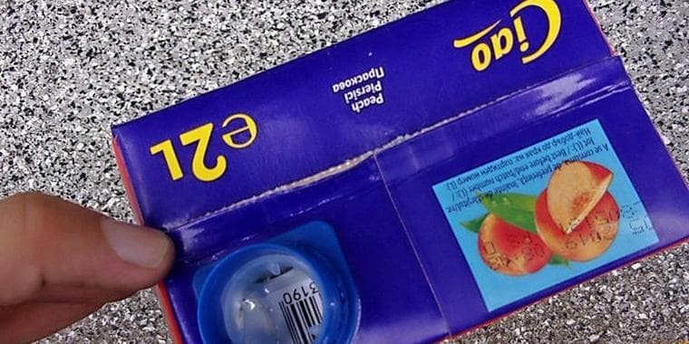 Mehr als 10.000 Zigaretten in Safttüten versteckt