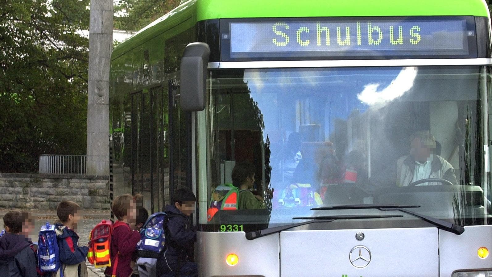 Mit 3,4 Promille unterwegs - Busfahrer fährt Kinder betrunken zur Schule
