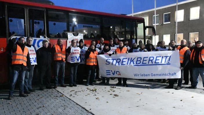 Busfahrer in Ostwestfalen im Warnstreik