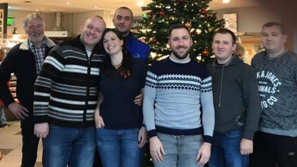 Frühstück für gestrandete Lkw-Fahrer an Weihnachten