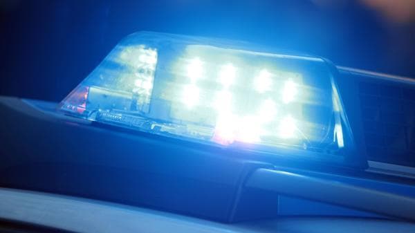 Anhänger löst sich auf A 29 von Lkw – Fahrer fährt weiter