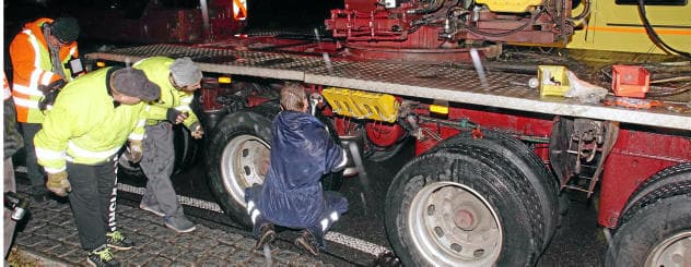 Havarie in Pößneck: Vier Schwertransporte blockieren Straße