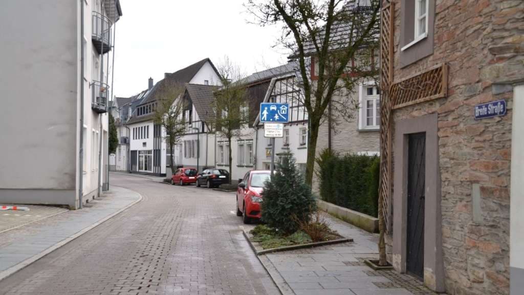 Schwertransport: Breite Straße in Attendorn gesperrt