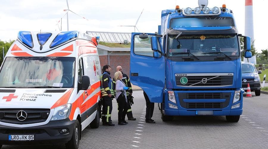 Toter Lkw-Fahrer auf A20-Parkplatz Quellental gefunden