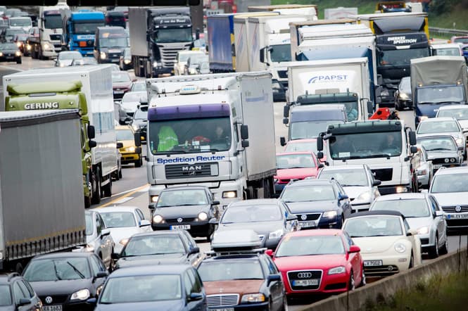 Um ein Drittel weniger Lkw in der Schweiz