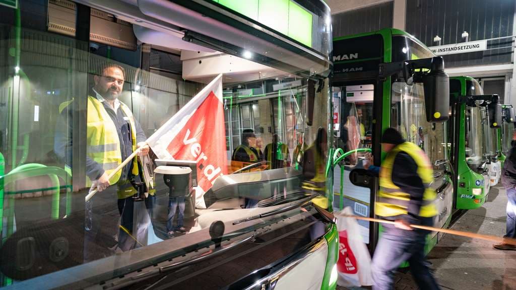 Unbefristete Busfahrer-Streiks in Frankfurt zeichnen sich ab - RMV warnt