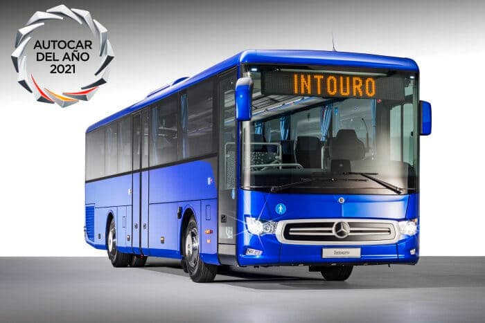 Neuer Mercedes-Benz Intouro auf Platz eins: Busunternehmer wählen ihn zum Reisebus des Jahres 2021 in Spanien