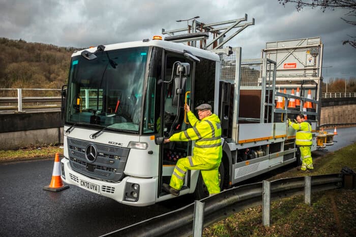Zwei neue Econic mit Spezialaufbau sorgen für Sicherheit in Cardiff