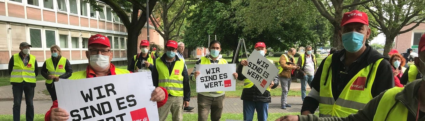 Rund 600 Busfahrer demonstrieren in Mainz für mehr Geld