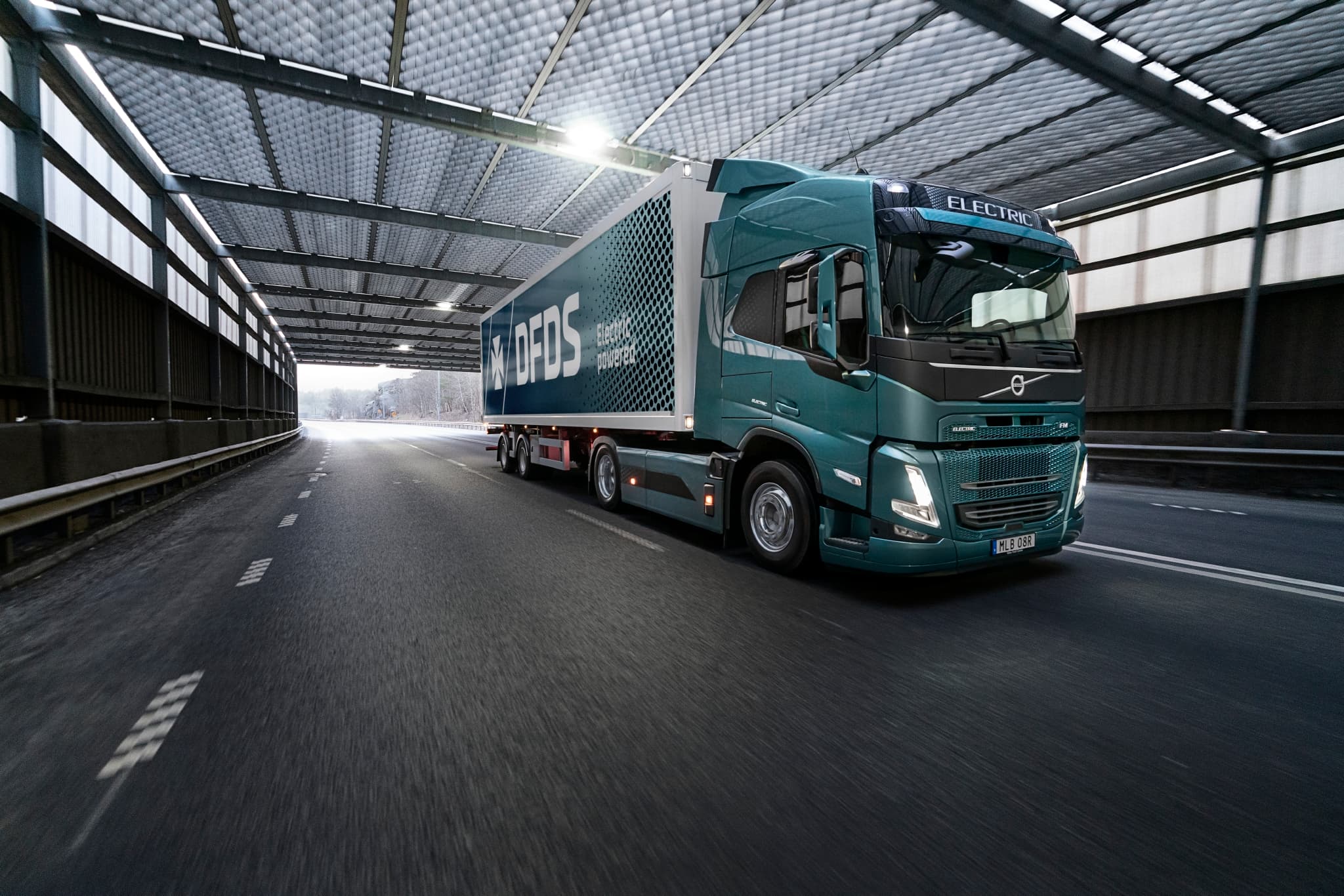 Volvo Trucks und DFDS setzen elektrische Lkw in der Lieferkette ein