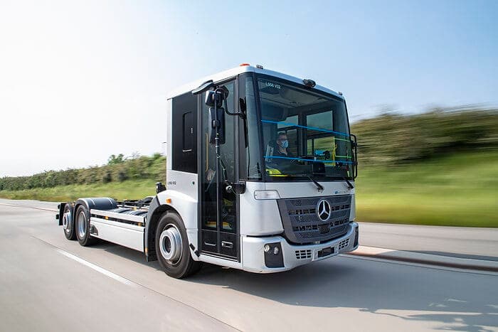 Mercedes-Benz eEconic for fully electric operation in municipal use are in full swing