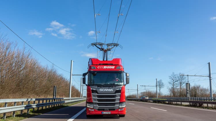 Güterbahnen kritisieren Pläne zu Oberleitungs-Lkw