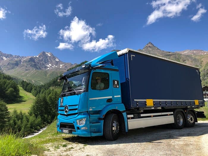 Vollelektrischer Gipfelstürmer: Mercedes-Benz eActros zum Test in Südtirol