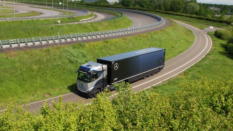 Druck auf Lkw-Bordwände überschreitet Grenzwerte – Forschungsprojekt gestartet