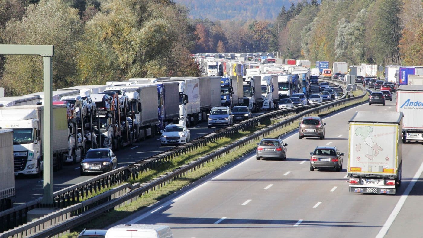 Lkw-Begrenzung in Österreich: Rückstau bis ins Münchner Umland