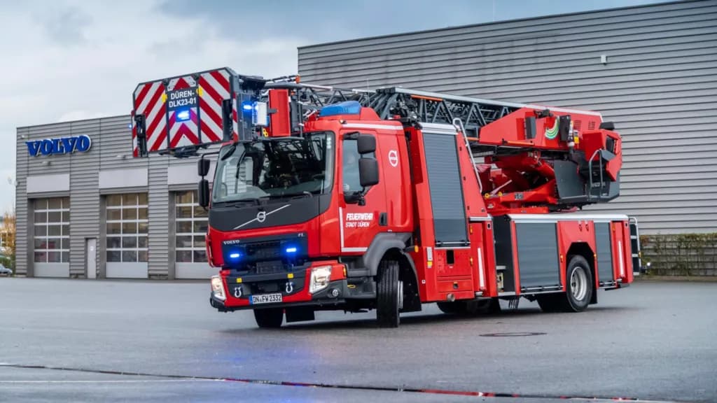 Neues Drehleiter-Fahrzeug für Feuerwehr Düren