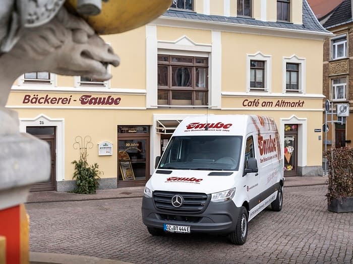Mercedes Benz backt große Brötchen: Siebenmillionster gewerblicher Van geht an Bäcker in Sachsen