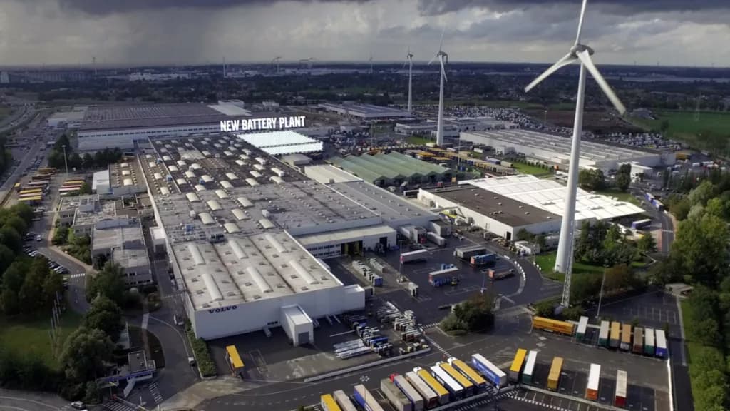 Volvo Trucks eröffnet Batteriewerk in Belgien