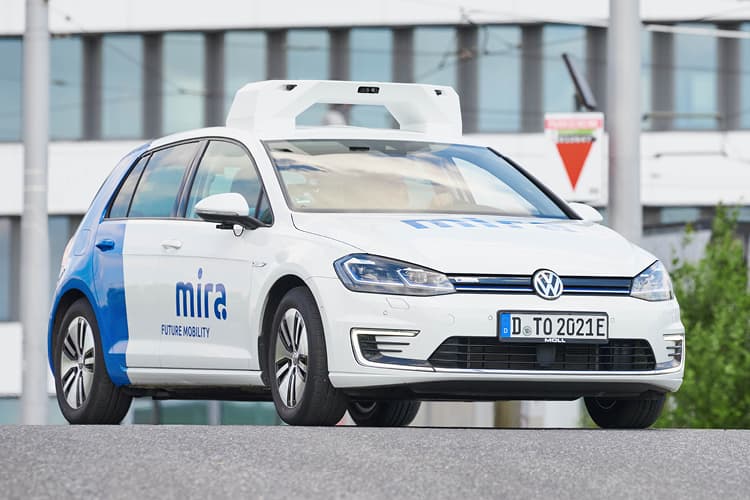 MIRA bringt per Teleoperation die Mobilitätswende auf die Straße