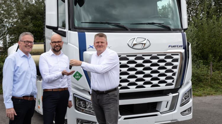 Mewa baut Einsatz von Wasserstoff-Lkw aus