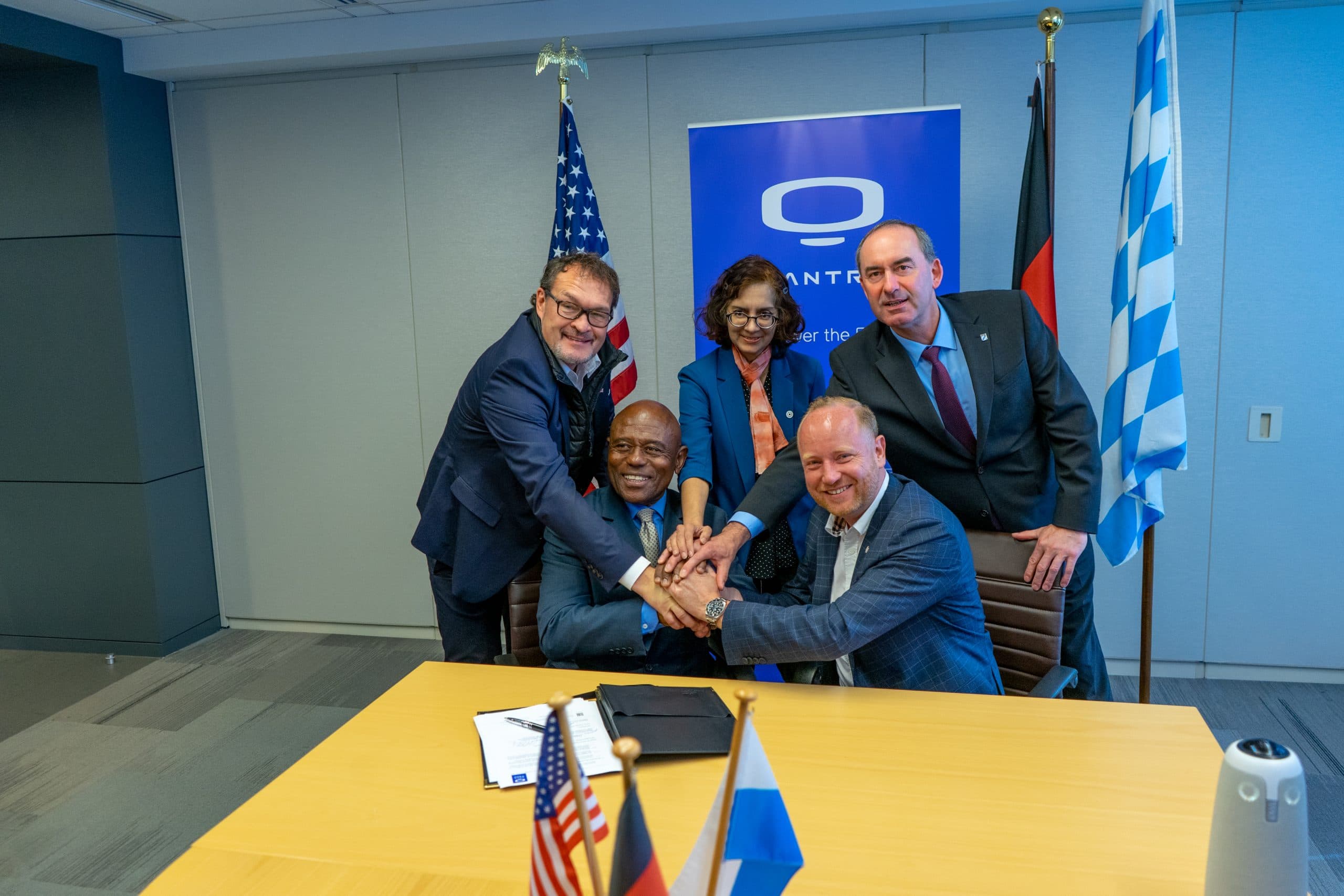 Bis zu 500 QUANTRON Class 8 Fuel Cell Trucks für US-amerikanische TMP Logistics Group Ltd.