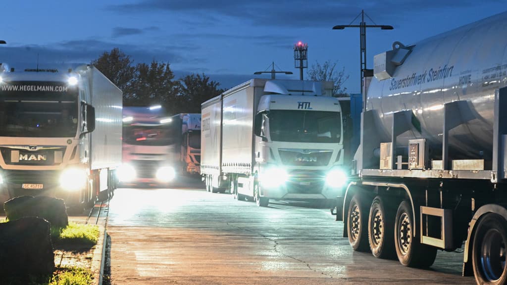Reichen die Lkw-Parkplätze? Es wird wieder gezählt