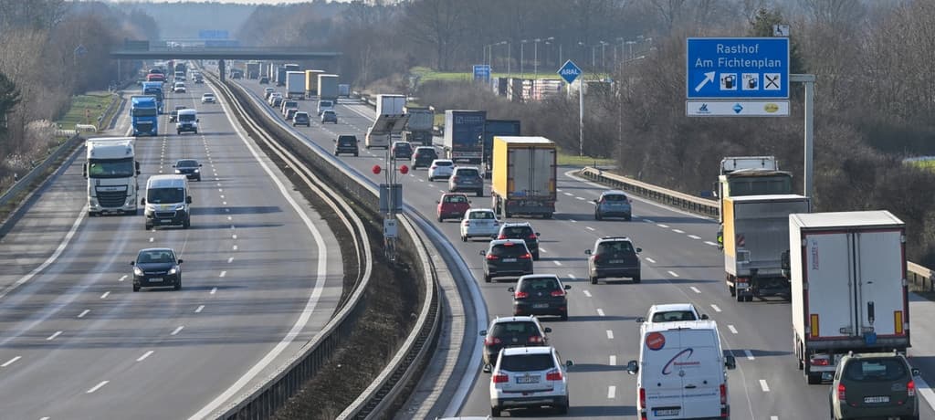 Viele Bundesländer lockern Lkw-Fahrverbot