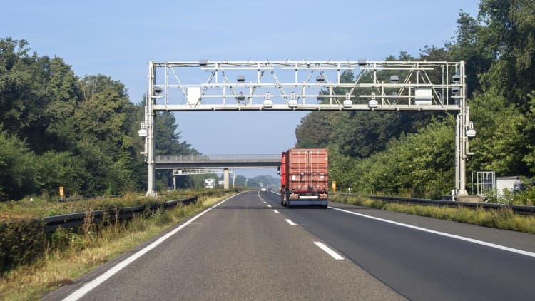 Lkw-Maut: Bundeskabinett stimmt der Reform zu