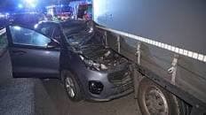 Betrunkener rast auf Autobahnparkplatz bei Siebenlehn in Lkw hinein