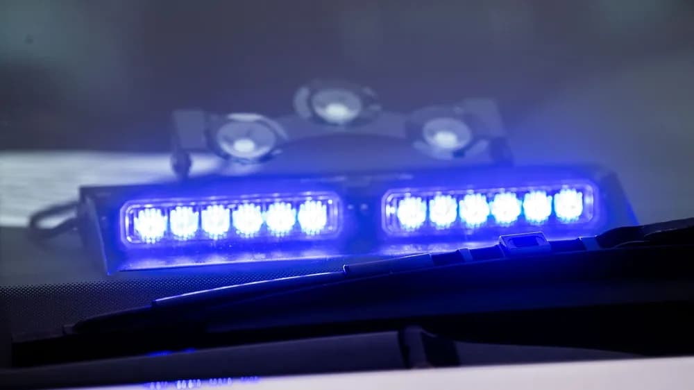 Kakaopulver auf der A1: Fahrbahn nach Lkw-Unfall wieder frei
