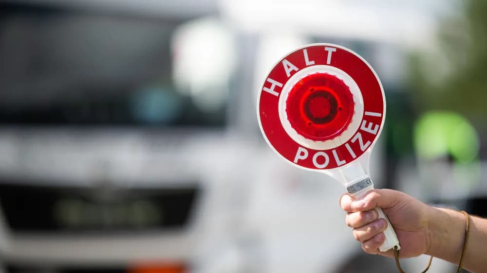 Polizei zieht Lkw-Fahrer mit 3,65 Promille aus dem Verkehr